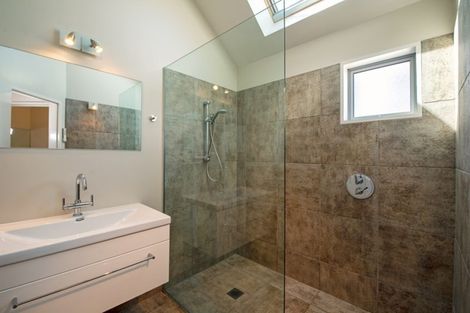 Photo of property in 15 Highgrove, Saint Clair, Dunedin, 9012