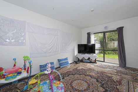 Photo of property in 6/36 West Coast Road, Glen Eden, Auckland, 0602