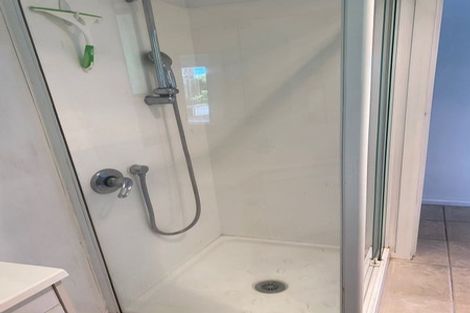 Photo of property in 4/2b Queensway, Three Kings, Auckland, 1024