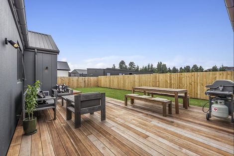 Photo of property in 7 Onyx Street, Albert Town, Wanaka, 9305