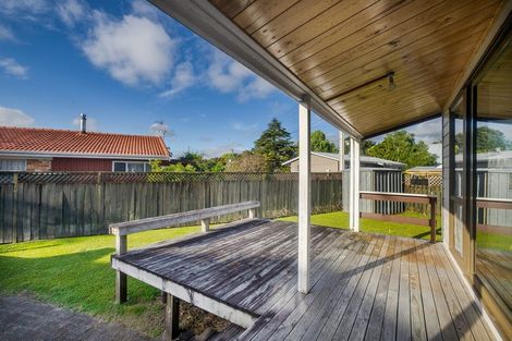 Photo of property in 2/8 Chichester Drive, Rosehill, Papakura, 2113