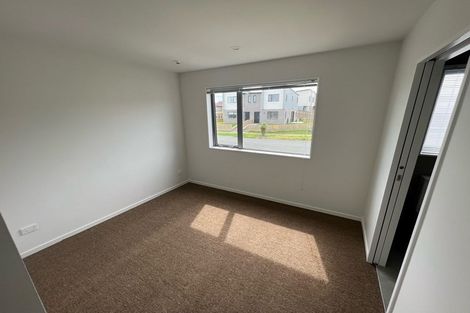 Photo of property in 11a Crestview Rise, Papakura, 2110