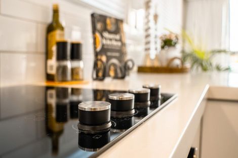 Photo of property in 2a Empire Road, Orewa, 0931