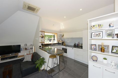 Photo of property in 18 Highland Place, Avonhead, Christchurch, 8042