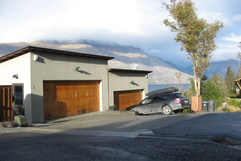 Photo of property in 5a Aurum Lane, Fernhill, Queenstown, 9300