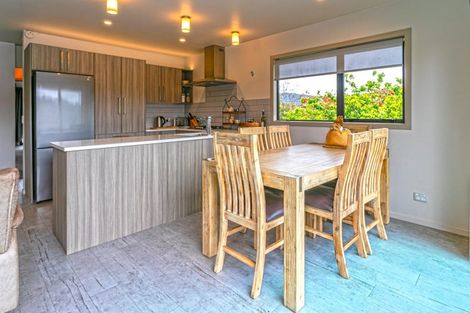 Photo of property in 20 Daphne Road, Tairua, 3508