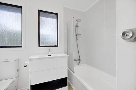 Photo of property in 34 Kowhai Street, Inglewood, 4330