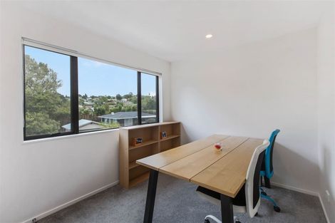 Photo of property in 1b Julia Place, Totara Vale, Auckland, 0629