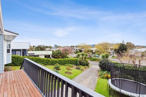 Photo of property in 9 Ross Grove, Paraparaumu, 5032