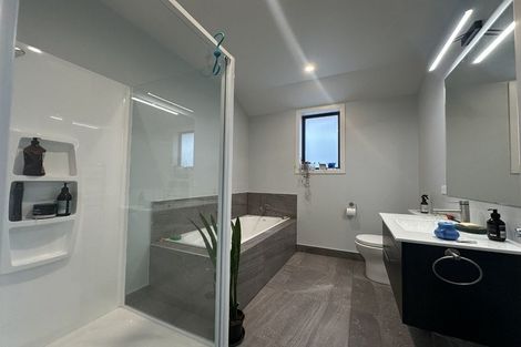 Photo of property in 16 Kawariki Road, Helensville, 0800