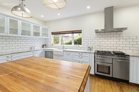 Photo of property in 14 Valley Road, Cashmere, Christchurch, 8022