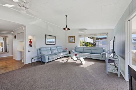 Photo of property in 49 Torkar Road, Clarks Beach, 2122