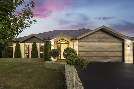 Photo of property in 32 Sequoia Way, Rangiora, 7400