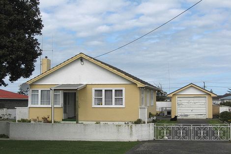 Photo of property in 12 Ruapehu Street, Castlecliff, Whanganui, 4501