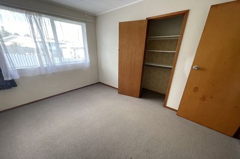 Photo of property in 28 Glenfinn Place, Massey, Auckland, 0614