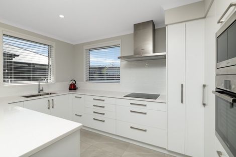 Photo of property in 63 The Boulevard, Papamoa Beach, Papamoa, 3118