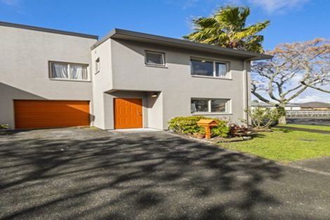 Photo of property in 1 Butia Avenue, Henderson, Auckland, 0612