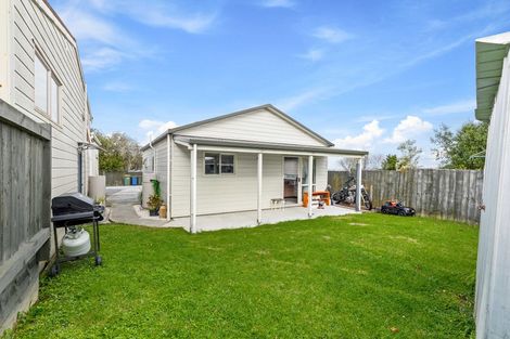 Photo of property in 56 Makora Road, Massey, Auckland, 0614