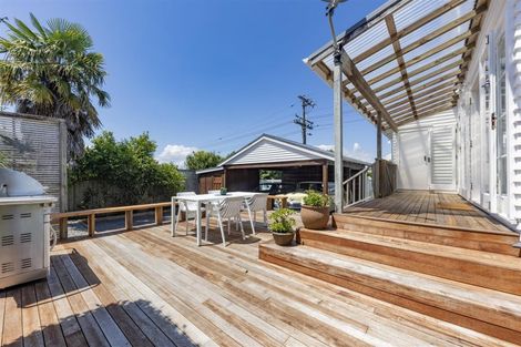 Photo of property in 86 Astley Avenue, New Lynn, Auckland, 0600