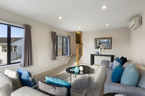 Photo of property in 2/41 Fairmount Road, Titirangi, Auckland, 0604