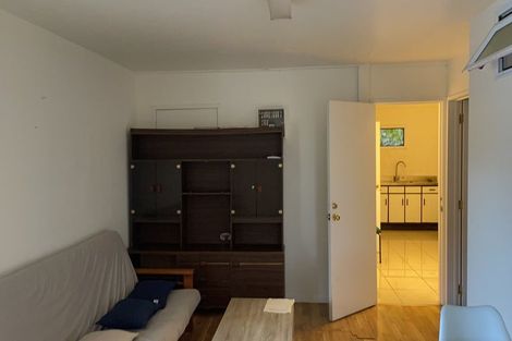 Photo of property in 211 Chelsea View Drive, Chatswood, Auckland, 0626