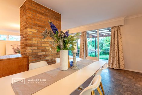 Photo of property in 28 Pinehaven Road, Pinehaven, Upper Hutt, 5019