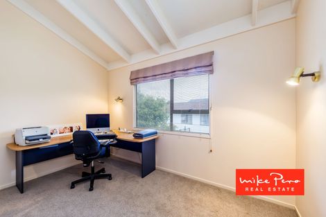 Photo of property in 7 Pokapu Street, Titirangi, Auckland, 0600