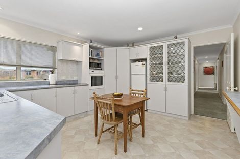 Photo of property in 22 Waiwherowhero Drive, St Andrews, Hamilton, 3200