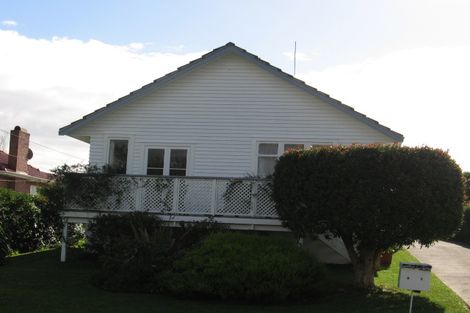 Photo of property in 5a Springbank Lane, Te Atatu Peninsula, Auckland, 0610
