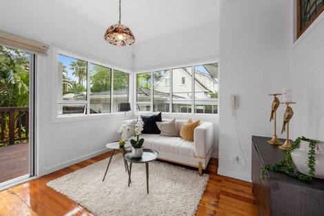 Photo of property in 1/317 Lake Road, Hauraki, Auckland, 0622