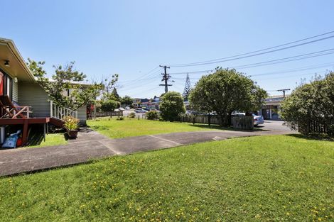Photo of property in 2 Ellis Avenue, Mount Roskill, Auckland, 1041