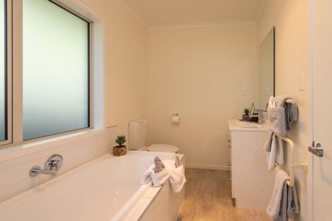 Photo of property in 32 Edgeware Road, St Albans, Christchurch, 8014