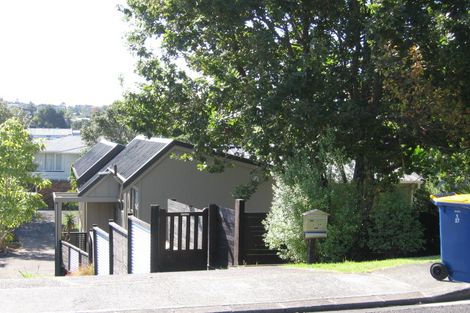 Photo of property in 2/27 Newhaven Terrace, Mairangi Bay, Auckland, 0630