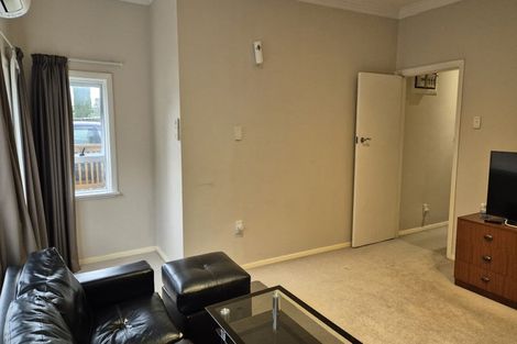 Photo of property in 22 Hampton Hill Road, Tawa, Wellington, 5028