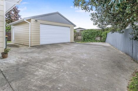 Photo of property in 86 Oakfield Crescent, Pukete, Hamilton, 3200