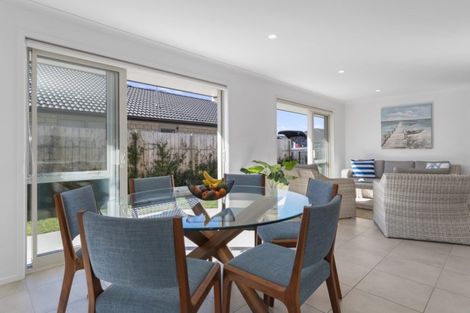 Photo of property in 6 Batty Street, Papamoa Beach, Papamoa, 3118