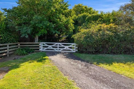 Photo of property in 568 South Road, Omata, New Plymouth, 4374