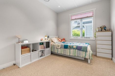 Photo of property in 136 Queen Street, Northcote Point, Auckland, 0627