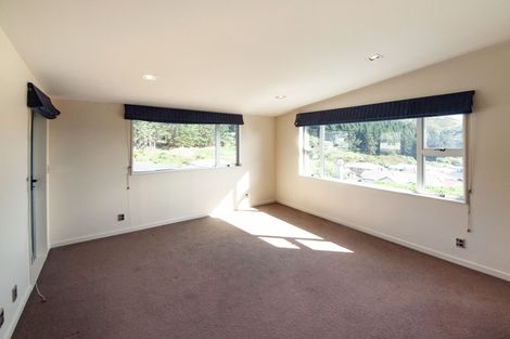 Photo of property in 3 Sedgley Grove, Churton Park, Wellington, 6037