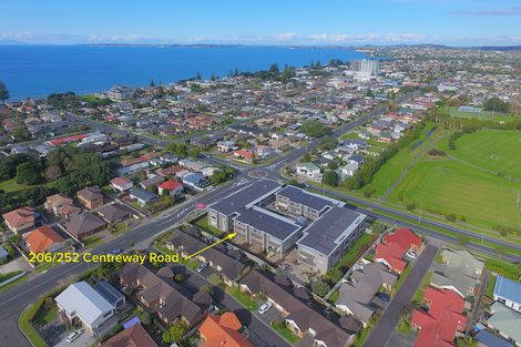 Photo of property in 206/252 Centreway Road, Orewa, 0931