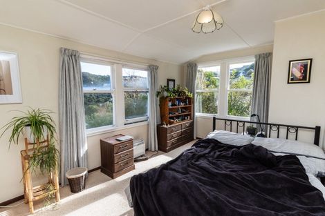 Photo of property in 6 Montgomery Avenue, Karori, Wellington, 6012