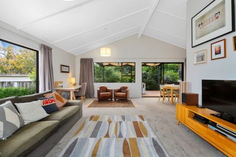 Photo of property in 5a St Michaels Avenue, Point Chevalier, Auckland, 1022