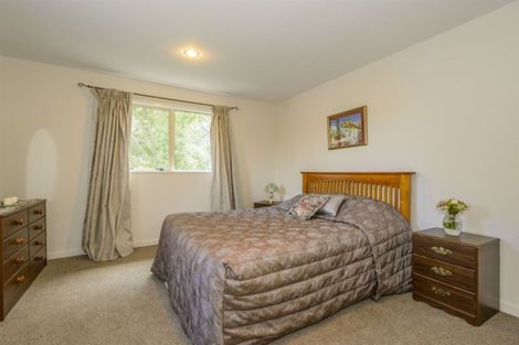 Photo of property in 399a Main North Road, Redwood, Christchurch, 8051