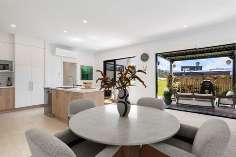 Photo of property in 5 Pinnacles Lane, Pauanui, 3579