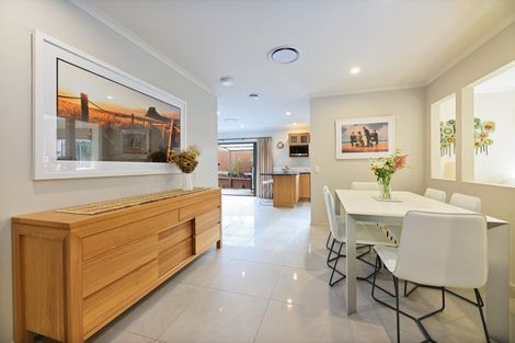 Photo of property in 15 Graven Court, Henderson, Auckland, 0612