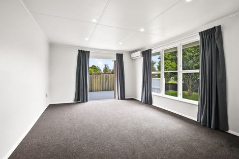 Photo of property in 30 Yeats Crescent, Fairfield, Hamilton, 3214