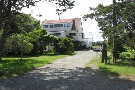 Photo of property in 9b Trotting Course Drive, Kumeu, 0891