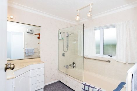 Photo of property in 10 Wills Road, West Plains, Invercargill, 9874