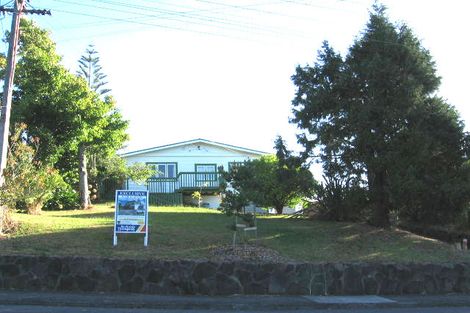Photo of property in 21 Sunnyside Road, Sunnyvale, Auckland, 0612