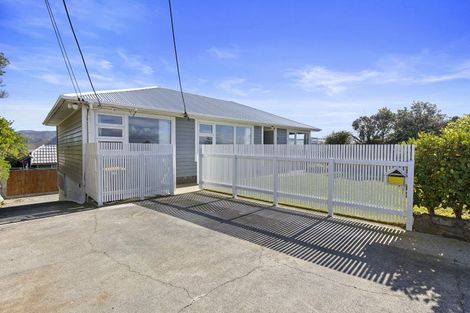 Photo of property in 166 Buckley Road, Southgate, Wellington, 6023